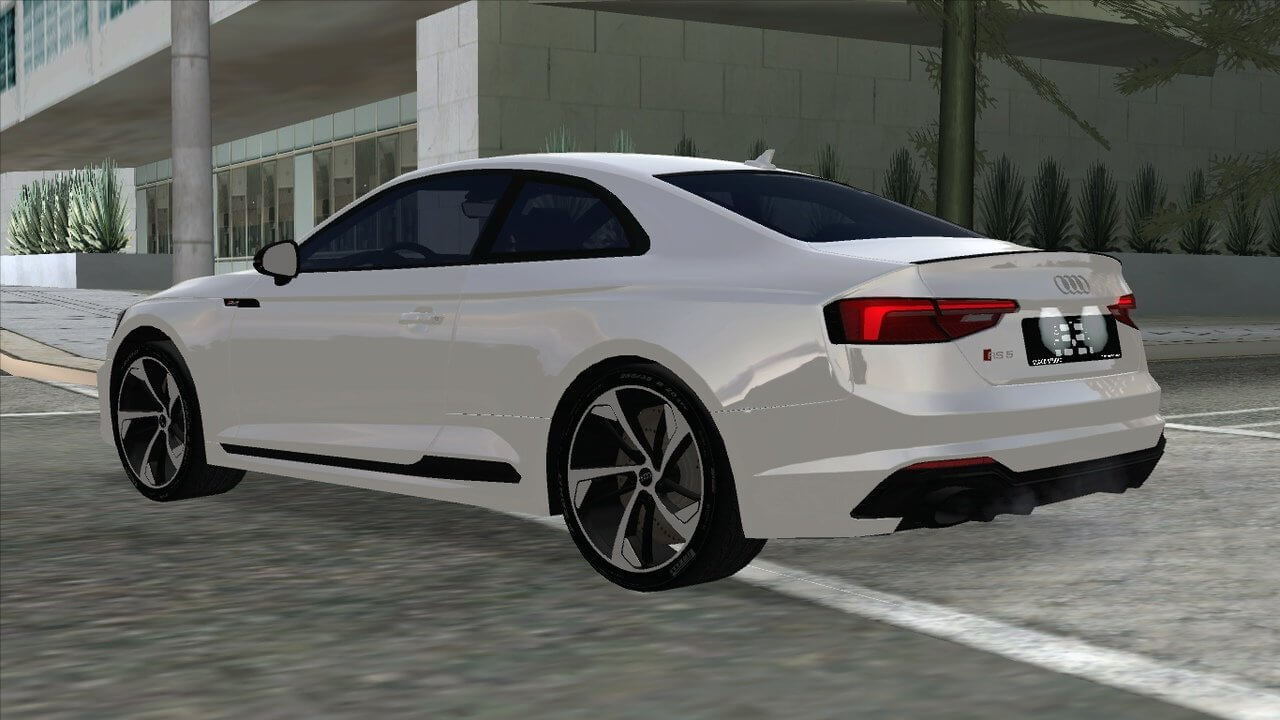 Автомобиль: Audi RS5